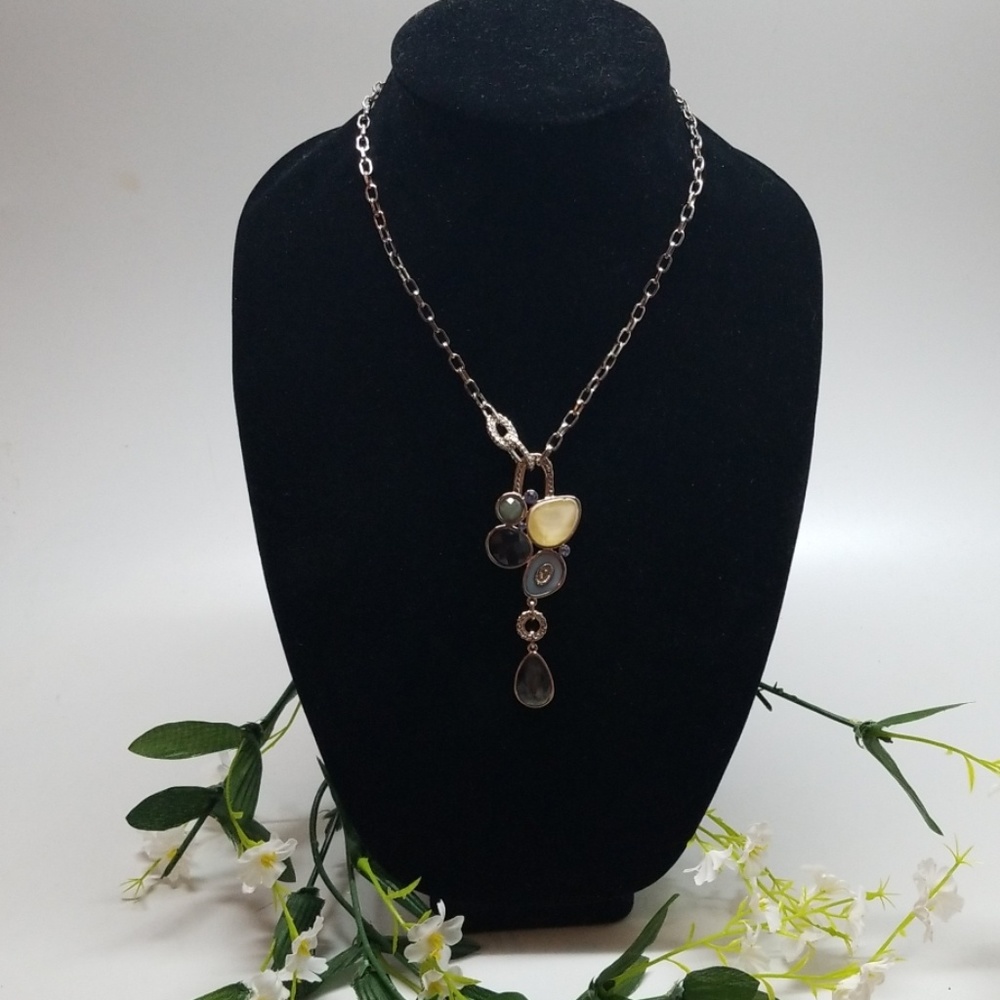 ⛄️Lia Sophia Muliti-stone Pendant Necklace